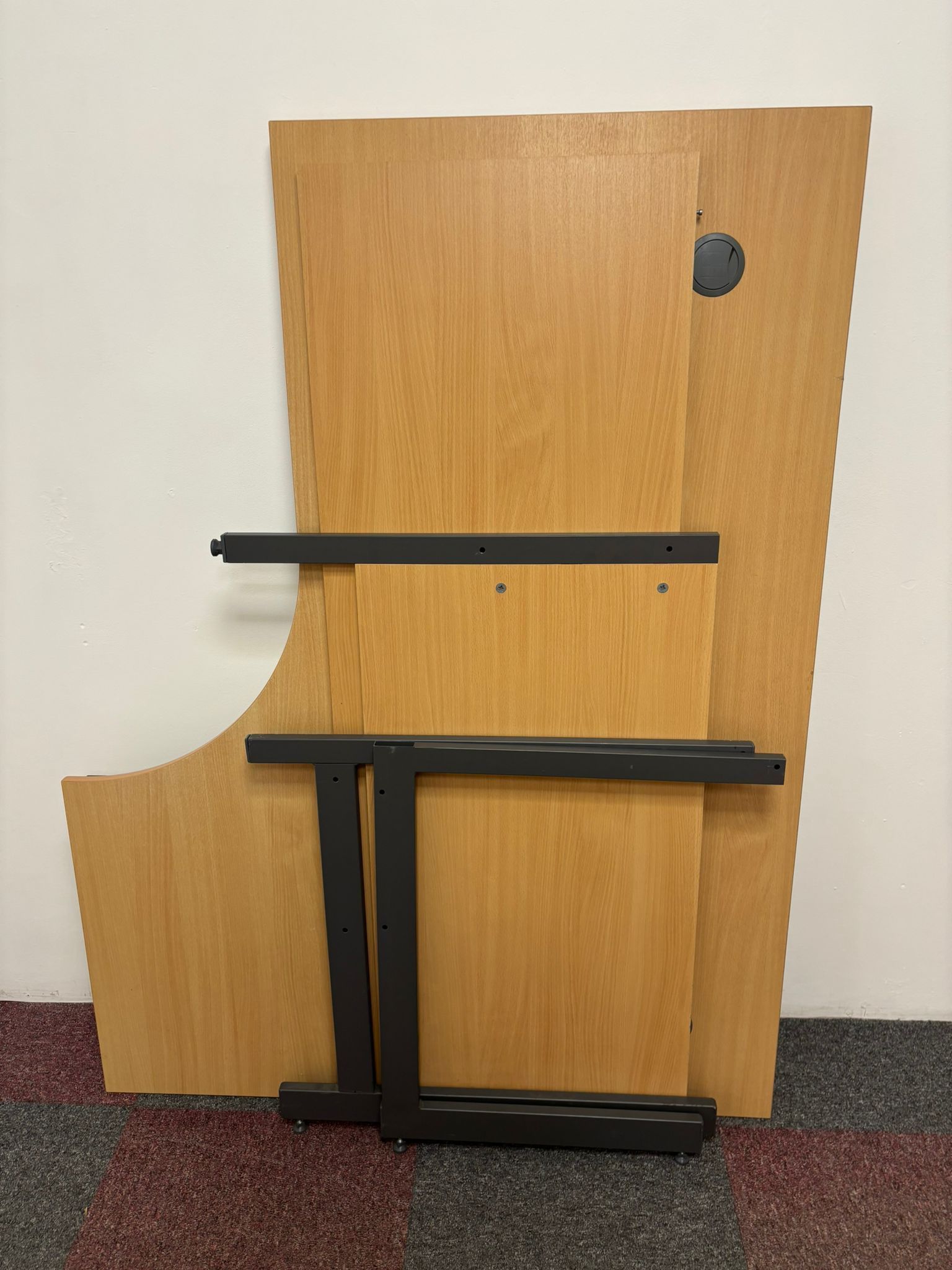 Used Right Hand Desk - 1600 mm