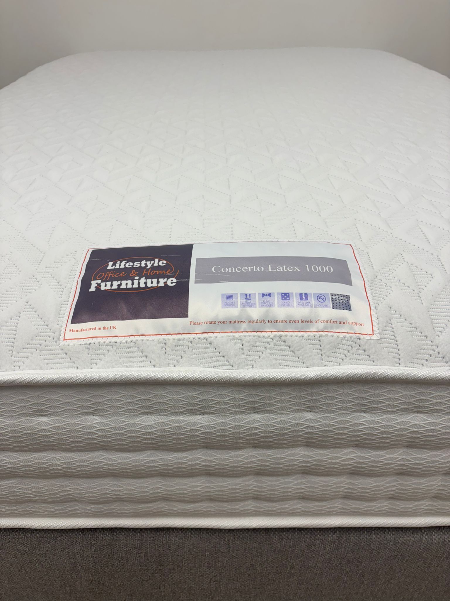 The Concerto Latex 1000