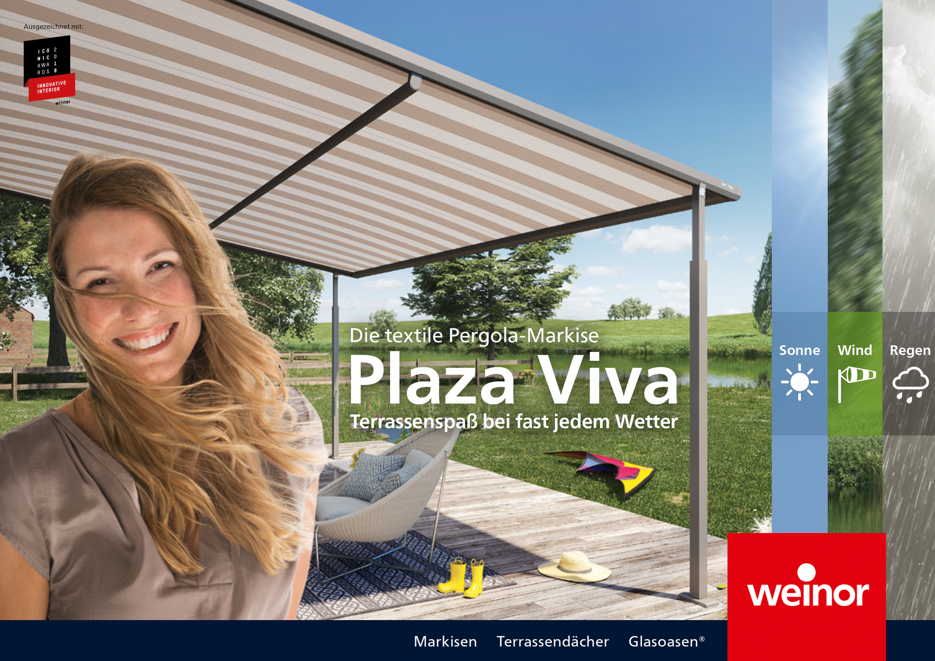 Eine Frau lächelt vor einem Markisendach der Plaza Viva. Textile Pergola-Markise Plaza Viva. Terrassenspaß bei fast jedem Wetter