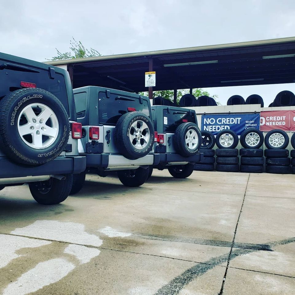Jeep In A Parking Lot — Red Oak, TX — King Wheel & Tires