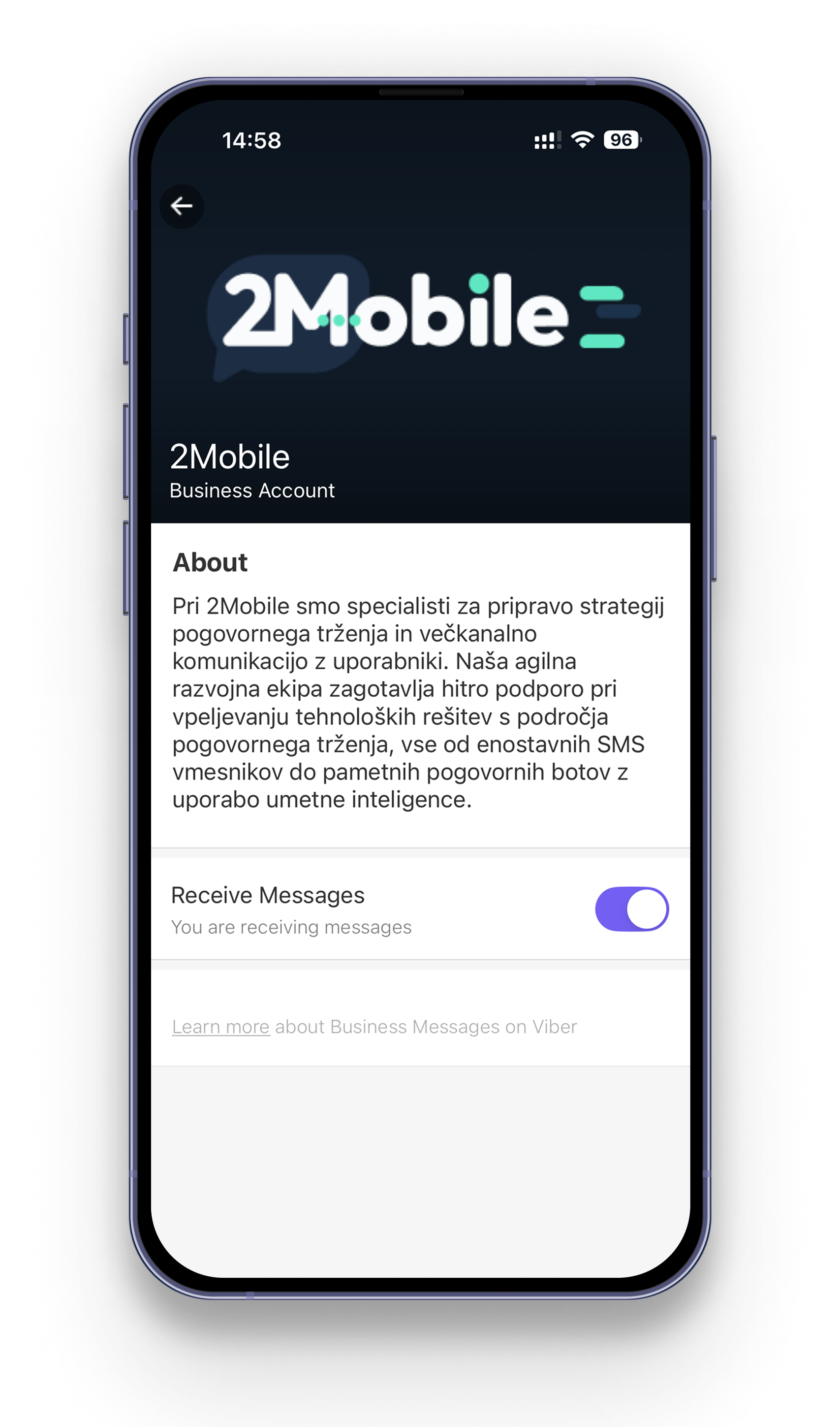 Zaslon pametnega telefona, ki prikazuje stran »O aplikaciji 2Mobile« z besedilom in stikalom za obvestila.