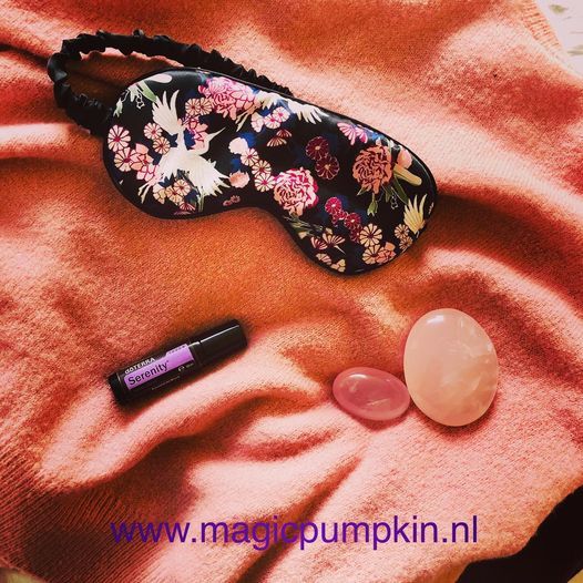 Essential oil book, elements of Emotion, Desiree de Lunae, Desiree Mangandog.d.