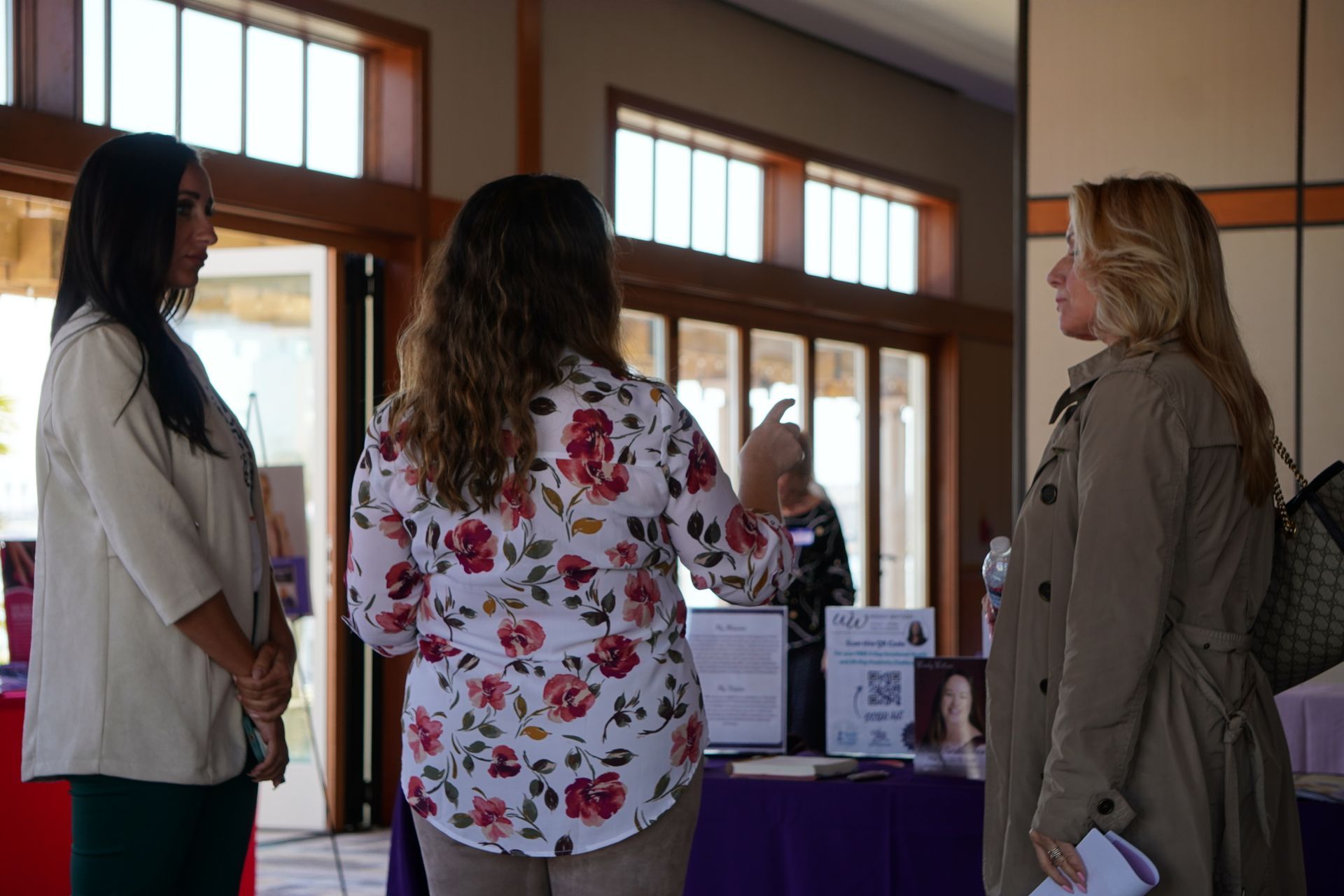 Wendy connecting with other amazing Women entrepreneurs at a conference