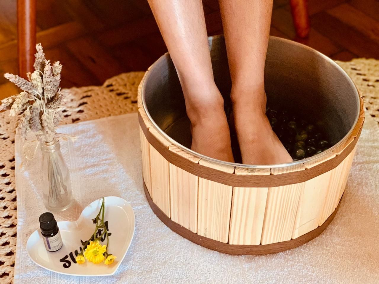 Escalda-pés - Círculo de mulheres em roda de conversa na Casa Pulsar