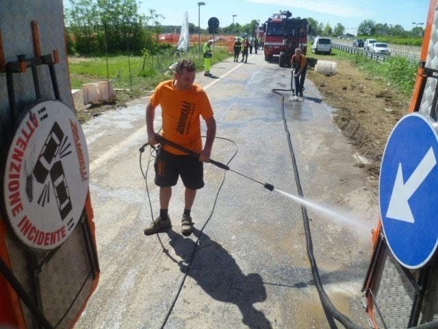 lavaggio manto stradale