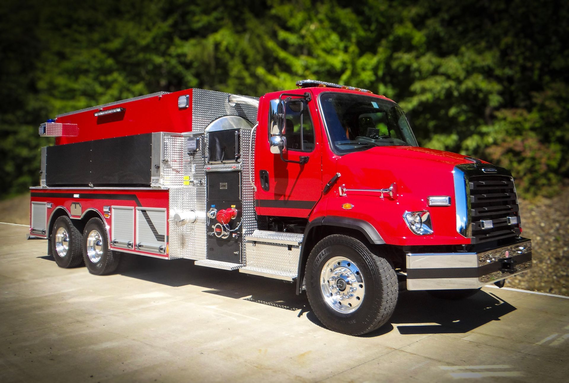 2024 Freightliner 114SD Plus, Cummins L9 450HP, 3000 Gallon Eagle QP, Darley 1000GPM Fire Pump, Firovac Power Double PortableTank Bracket.