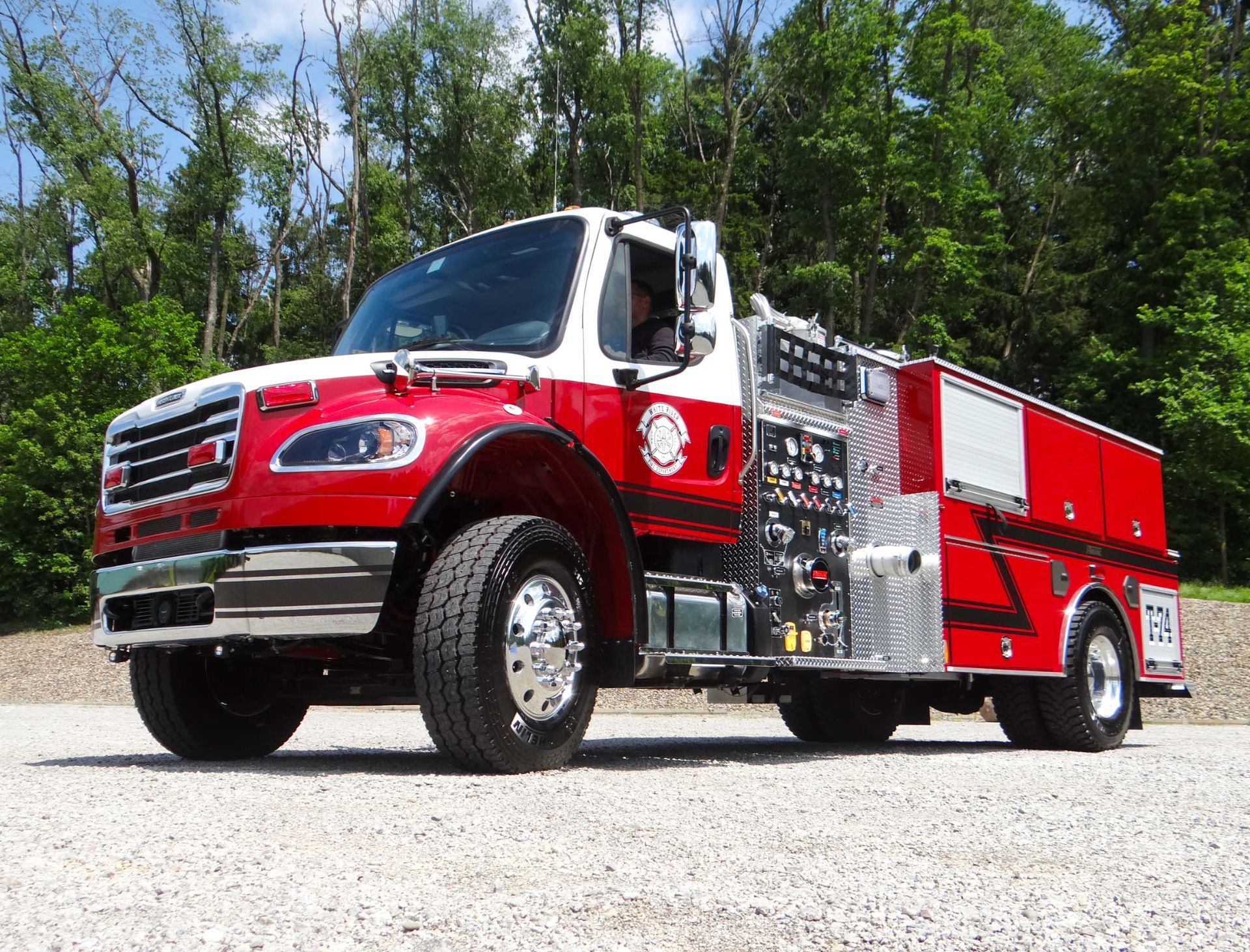 2025 Freightliner M2 106 Plus with Cummins L9 360HP, 2100 Gallon Hawk, Firovac Power Double Portable Tank Bracket.