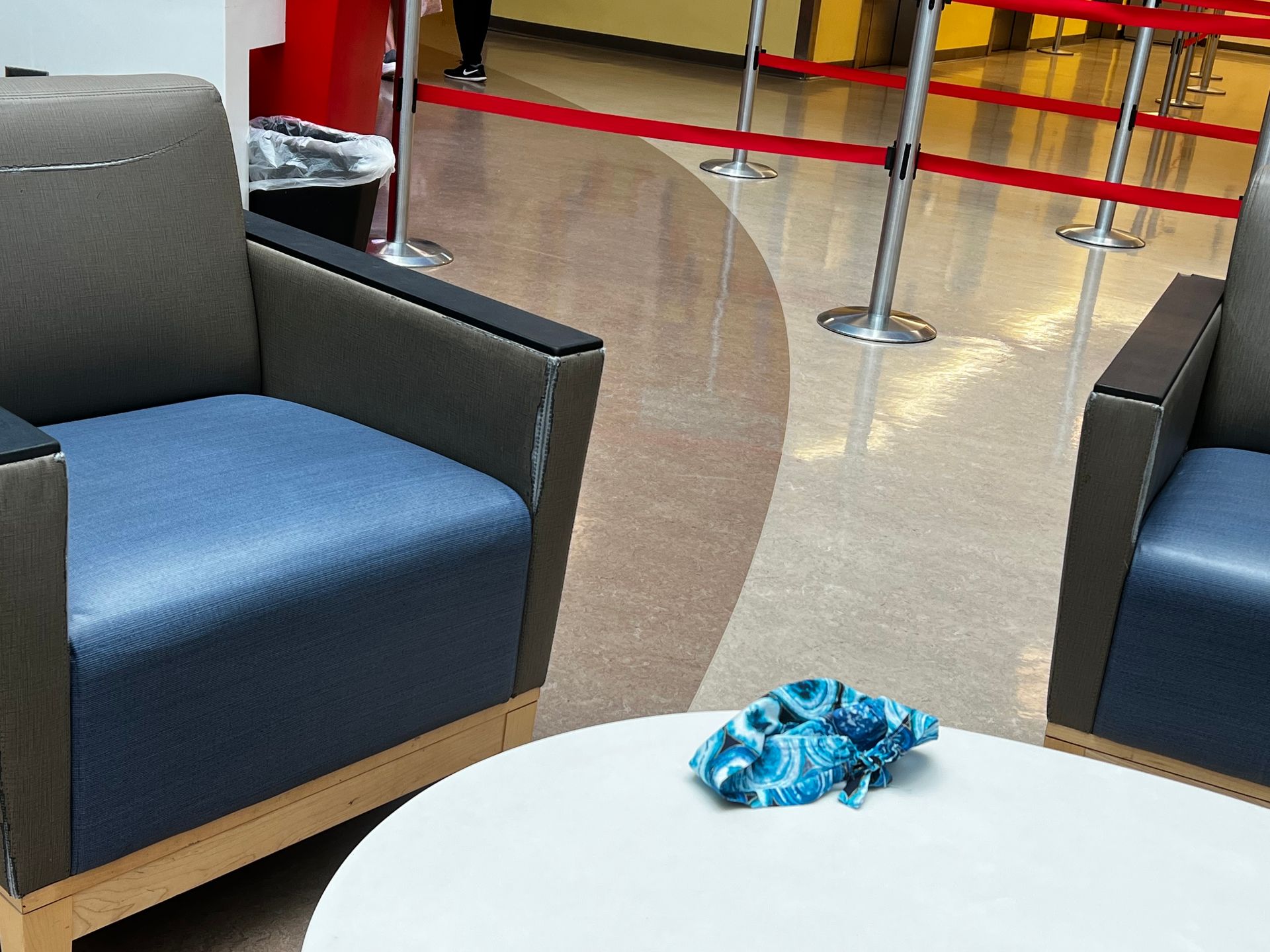 Lobby table and chairs