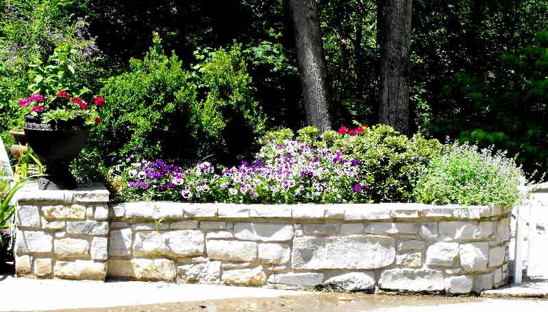 stone flower bed - landscape architecture in Tri-Cities VA & TN, Virginia & West Virginia