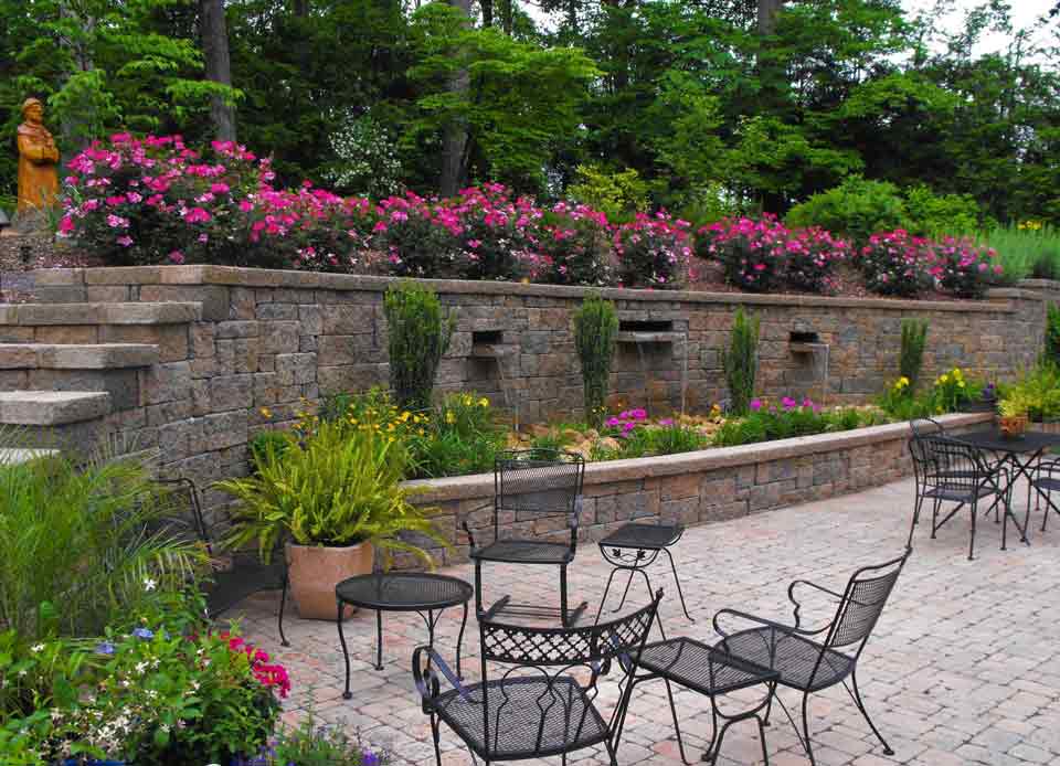 garden wall - landscape architecture in Tri-Cities VA & TN, Virginia & West Virginia