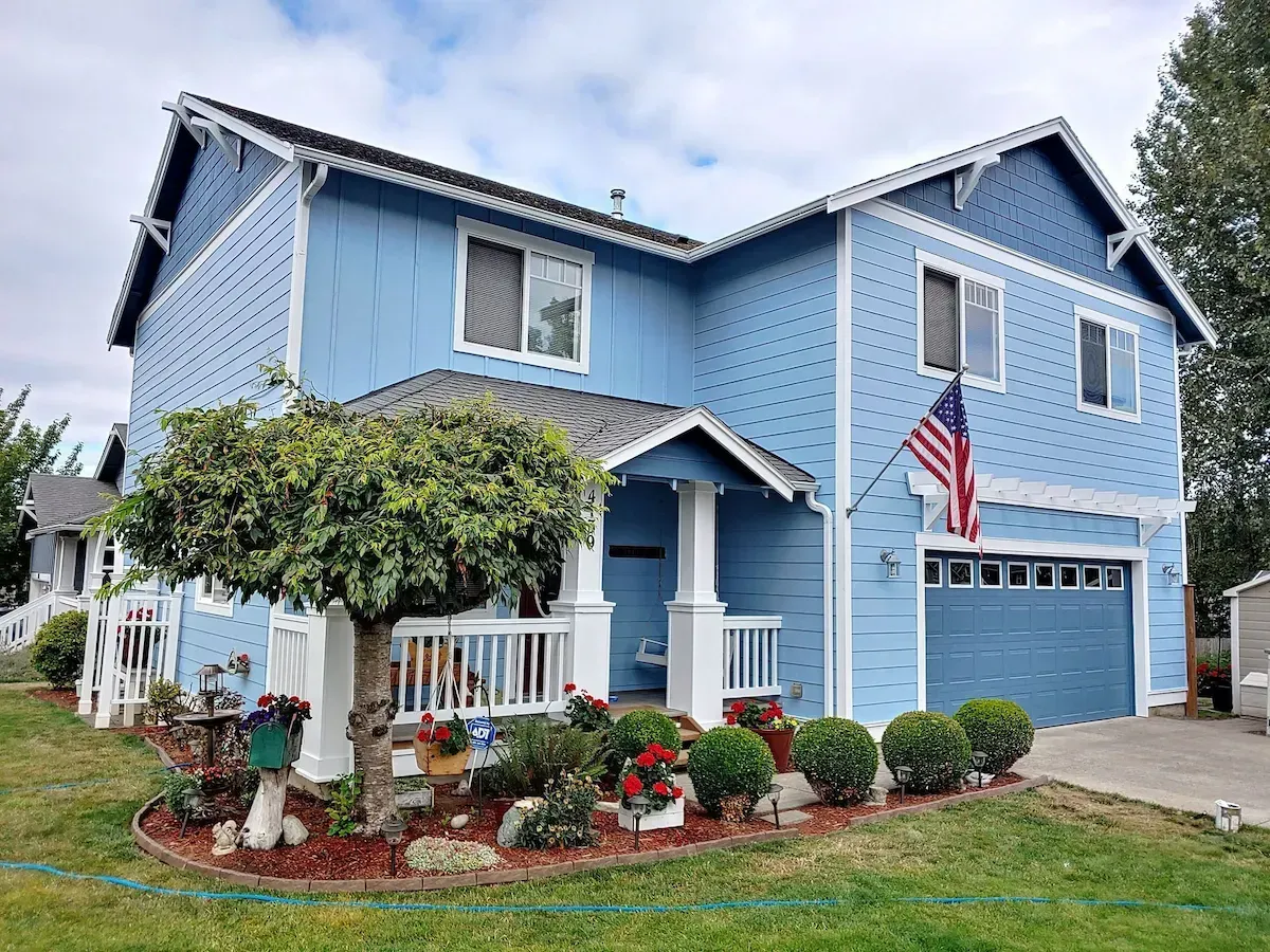 A blue painted house in Bellingham, WA