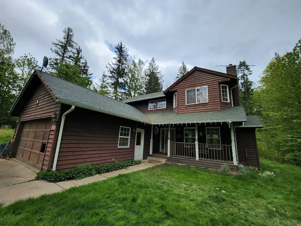 Bellingham, WA house with old, faded paint.
