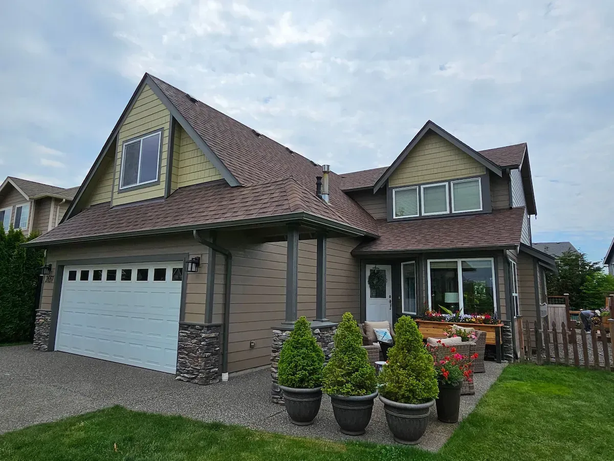 Exterior garage door painting service 