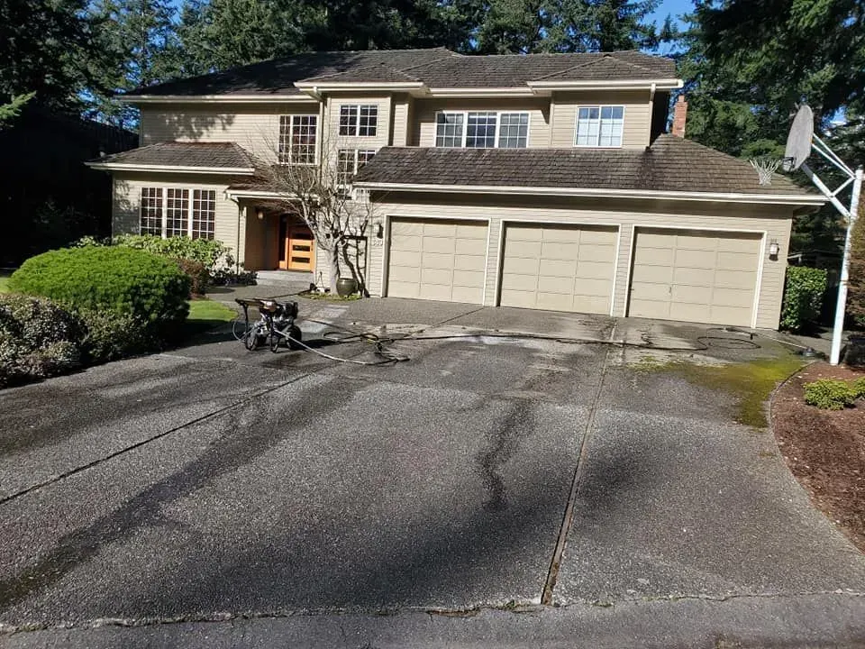 Pressure washing service in Bellingham, WA property.