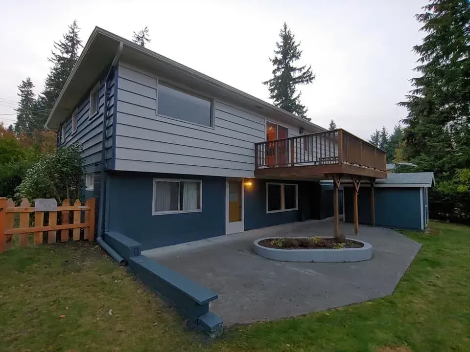 Professional paint finish on Bellingham, WA house.