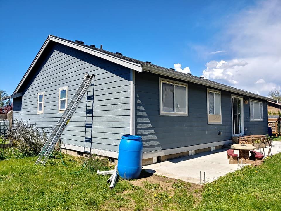 Bellingham, WA home undergoing paint job.