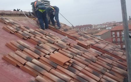 retejado y montaje de tejados de teja en Huesca