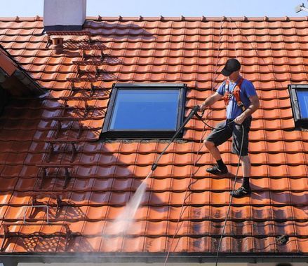 servicio profesional de mantenimiento y limpieza de tejados en binefar, huesca