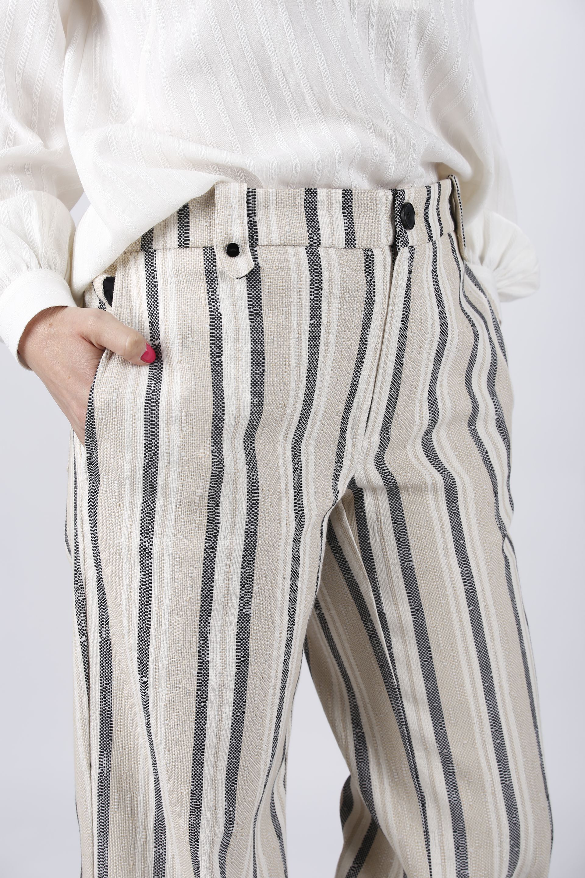 Pantalon Owen, blouse April, gilet Salomé