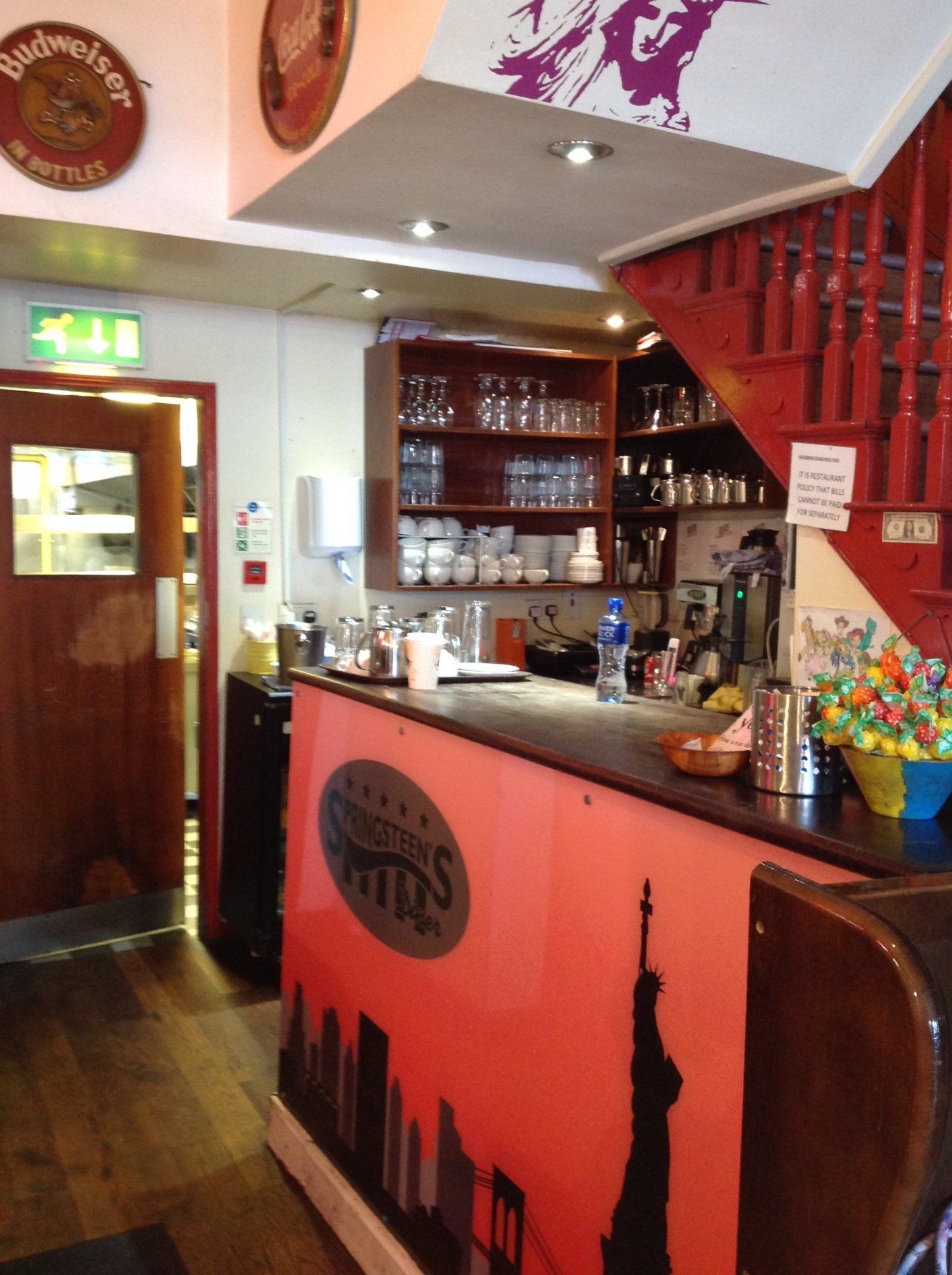 A bar with a statue of liberty on it