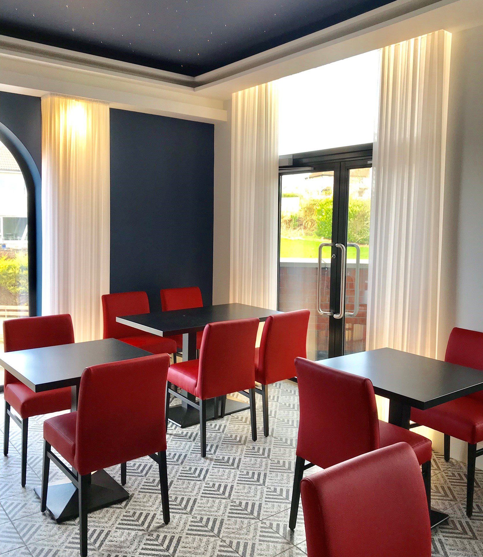 Contract Curtains Pillar Restaurant 5