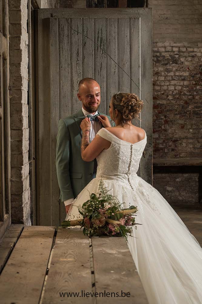 Cultuurfabriek binnenlocatie trouwfoto's lieven lens