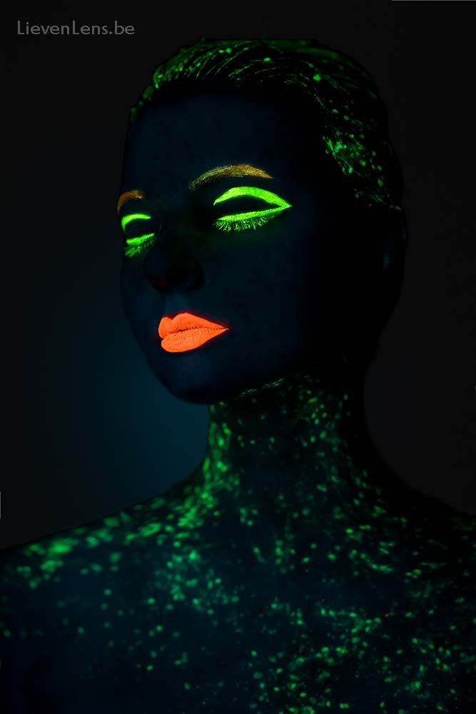 Fluo paint portret lieven lens