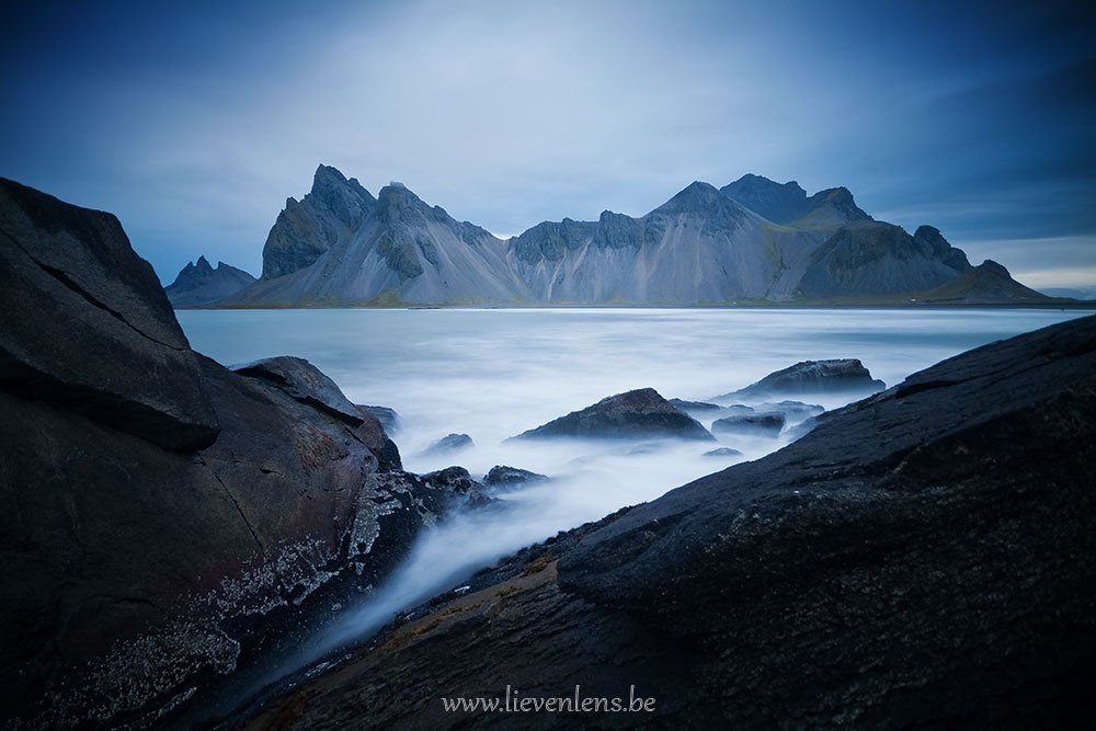 vastrahorn in het blauwe uur