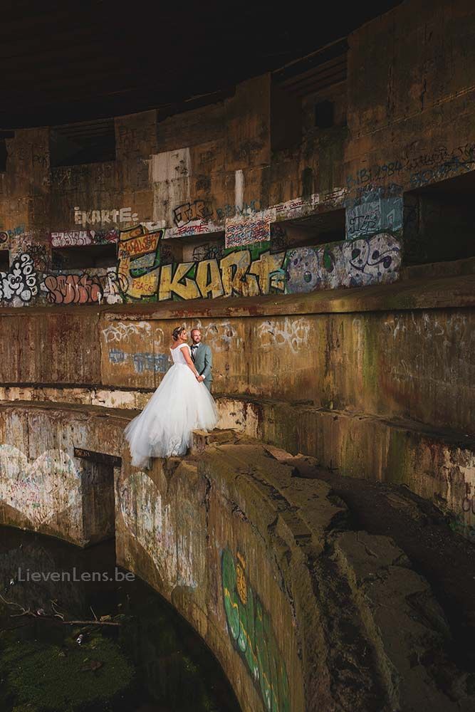 Huwelijksfoto's op een speciale locatie