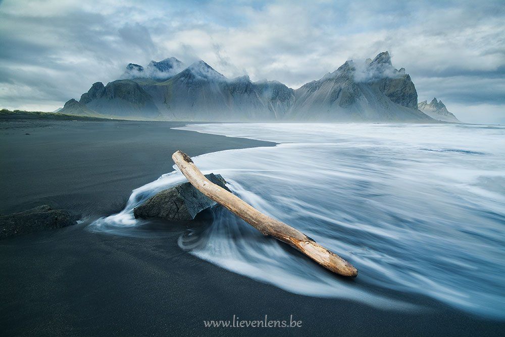 iceland vestrahorn driftwood