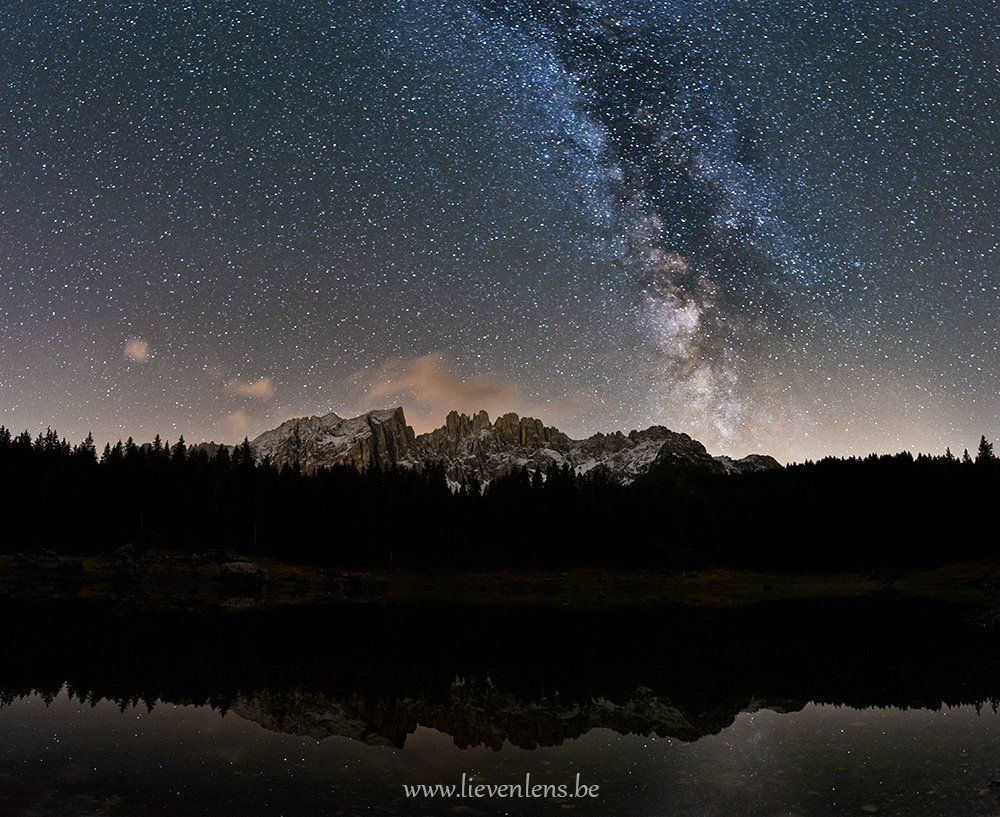 Dolimites lake milky way