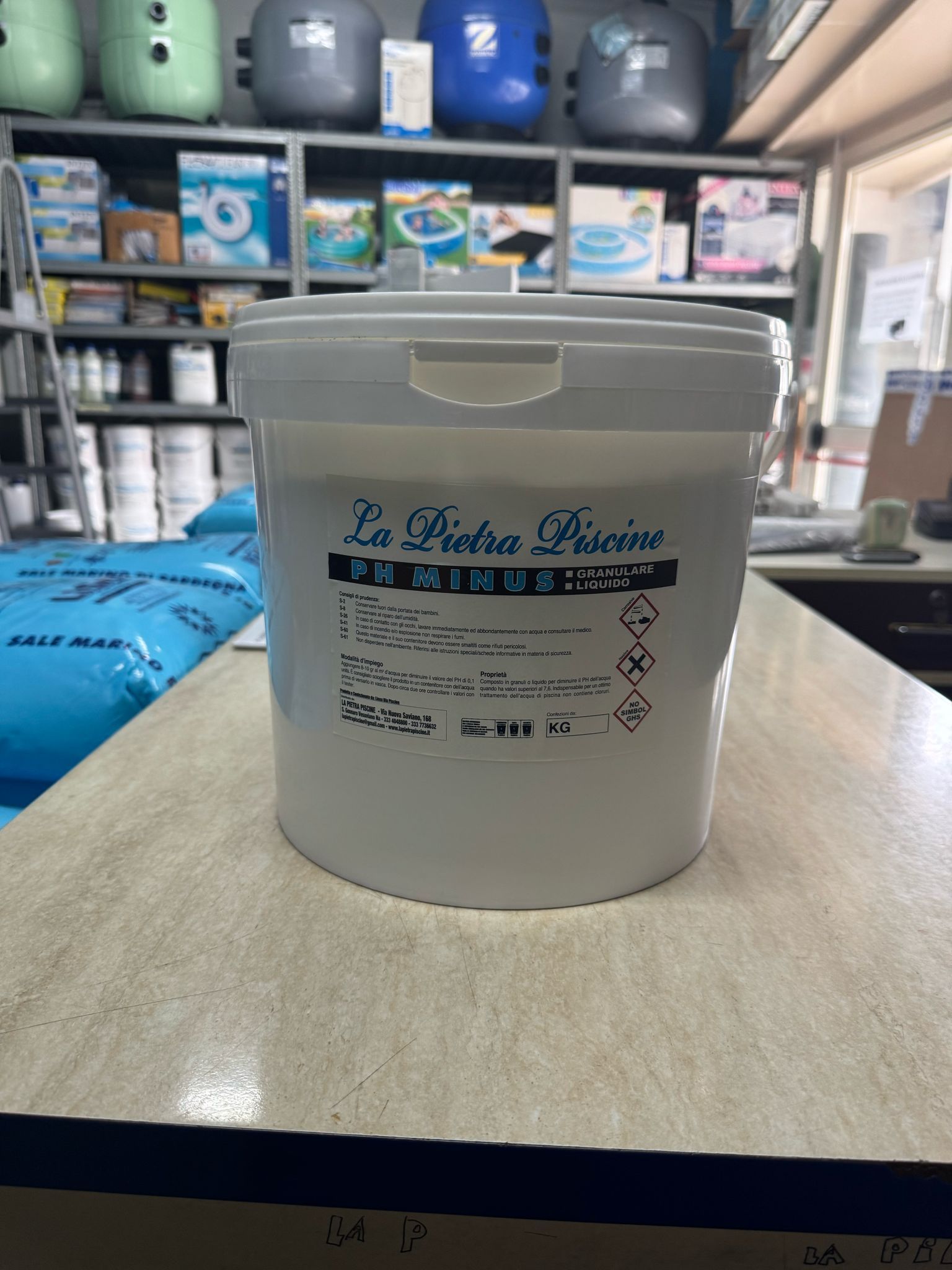 prodotti pulizia piscine