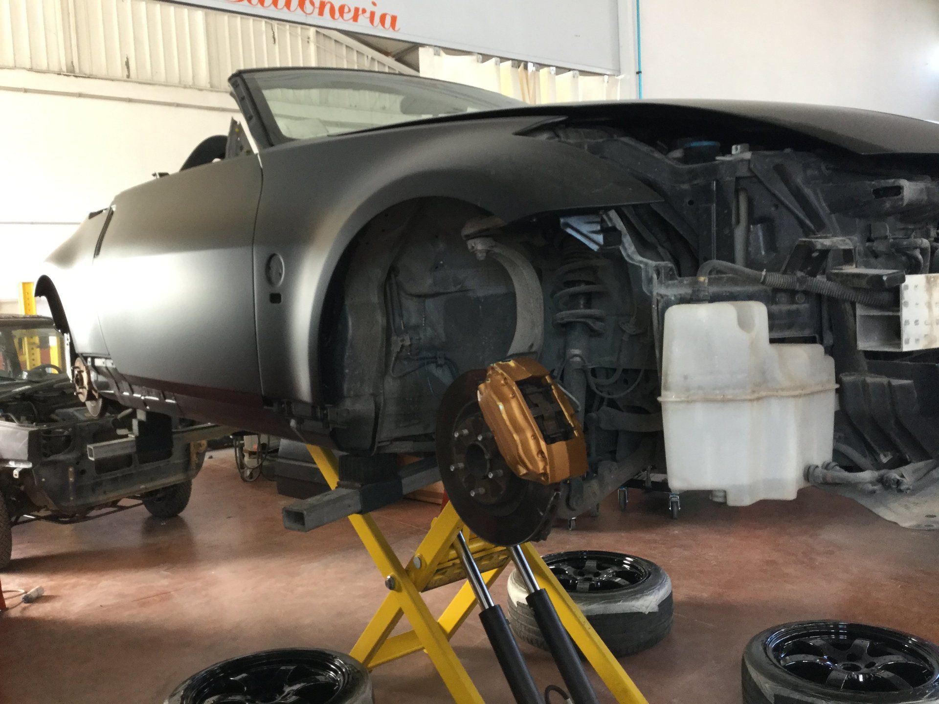 car wrapping su auto da corsa