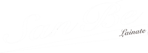 Il logo dell'Osteria del Mare è in corsivo marrone. Sotto le parole sono presenti una linea e un'immagine a forma di conchiglia.