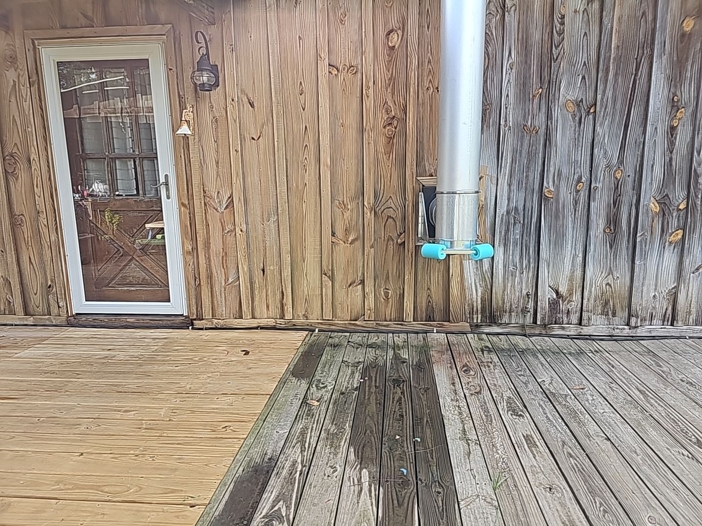 Wood restoration, wood cleaning, fence cleaning, staining, wood deck cleaning