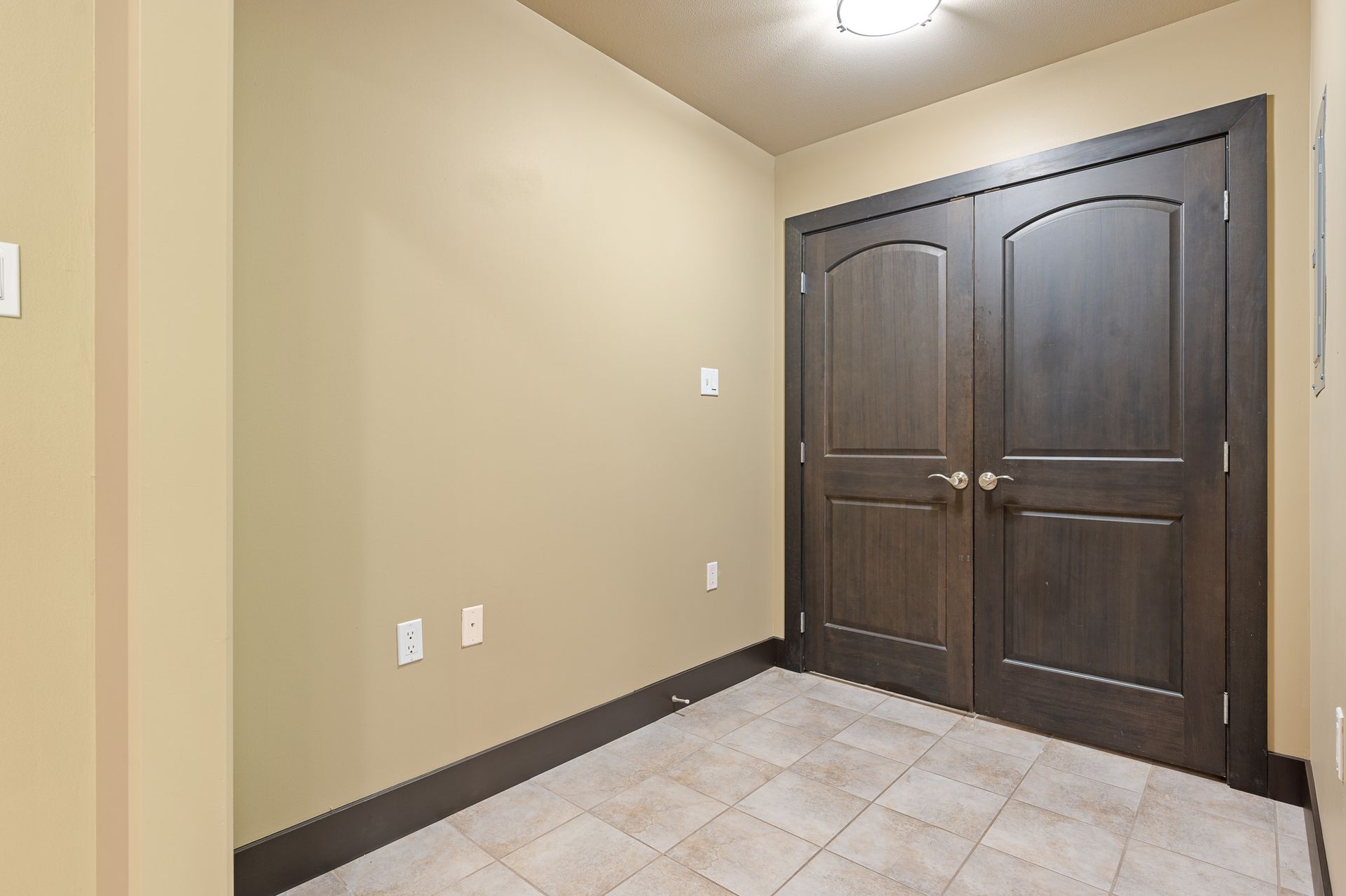 Photo of the hallway entrance