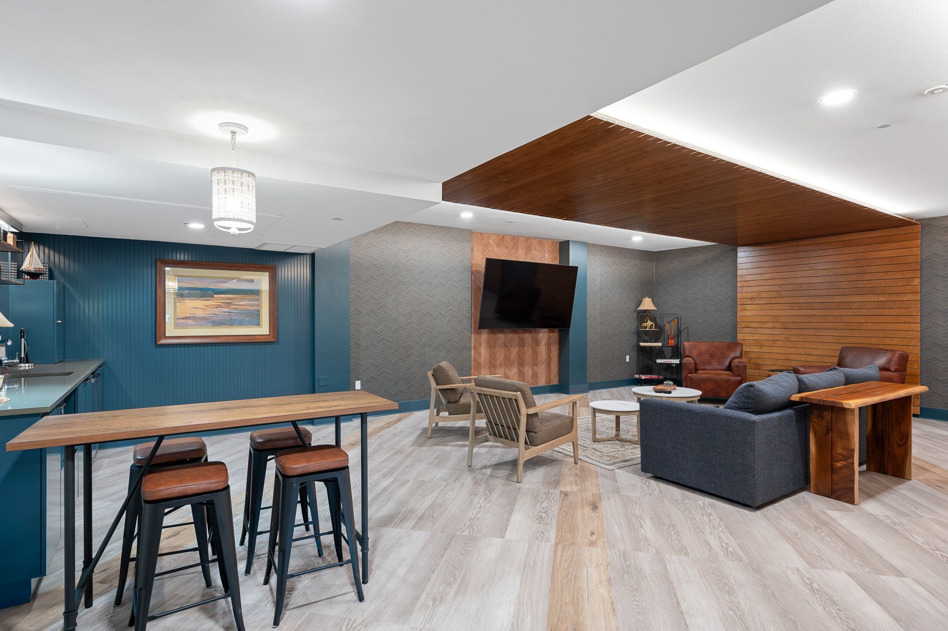 Photo of the seating areas in the billiard room