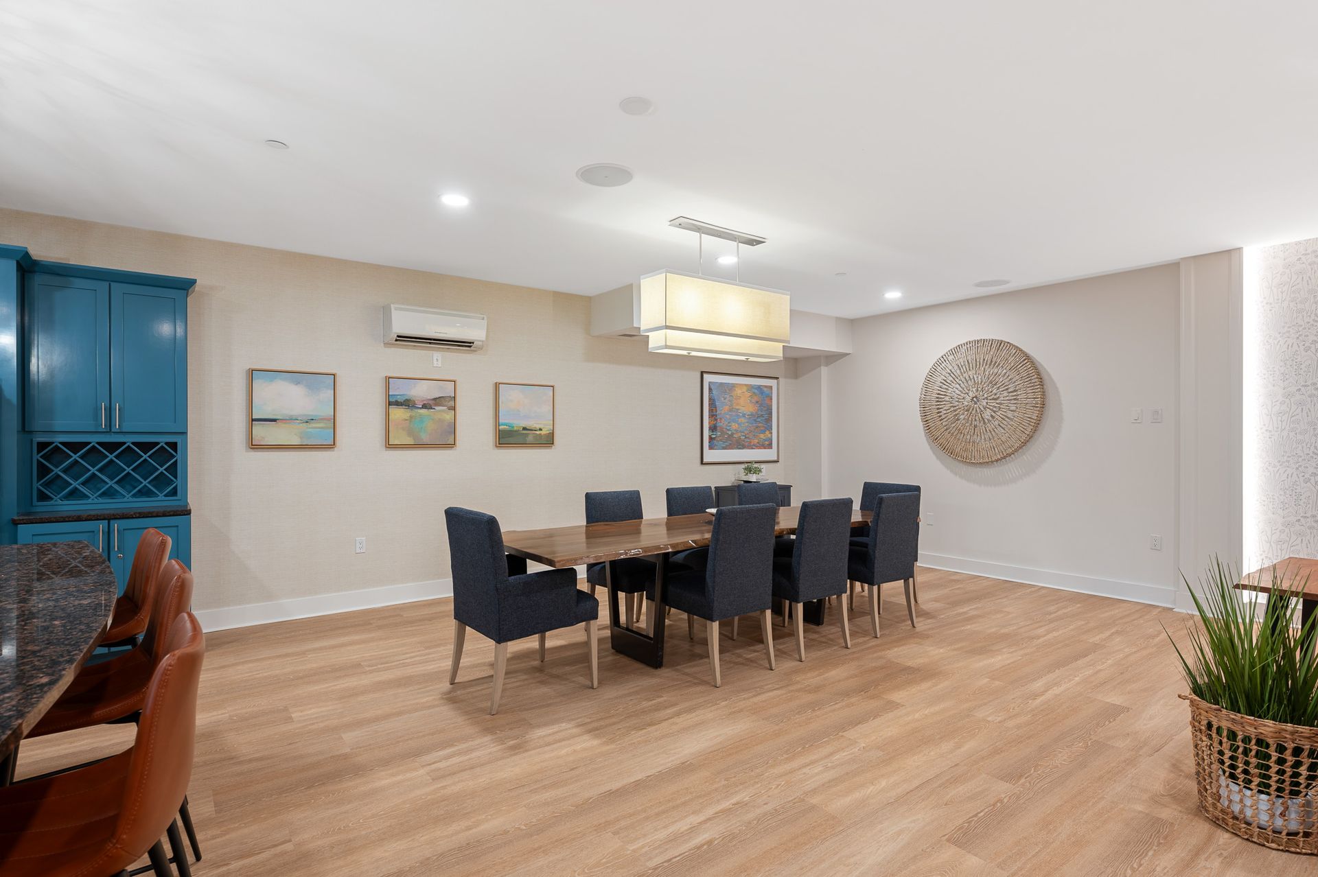 Photo of the dining area at the clubhouse