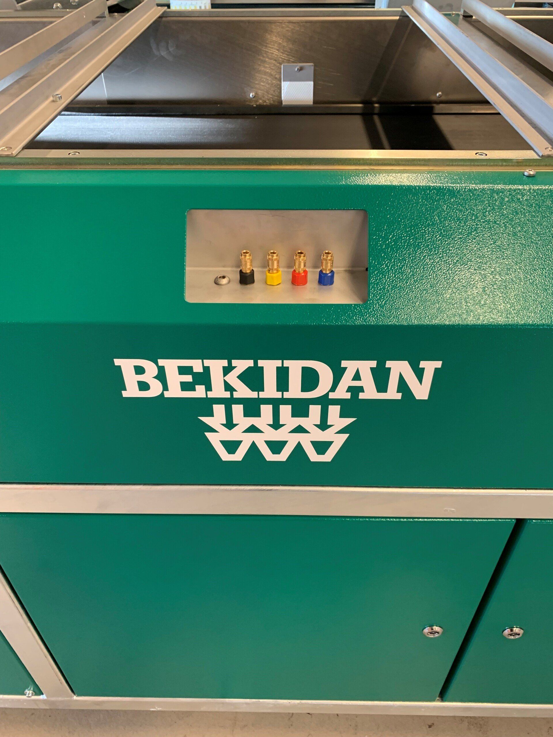 detaljer fra logo plade