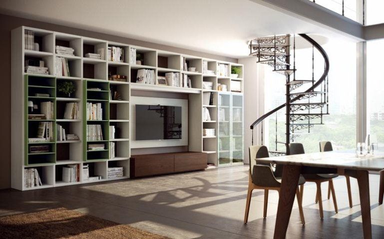 Salotto con parete attrezzata