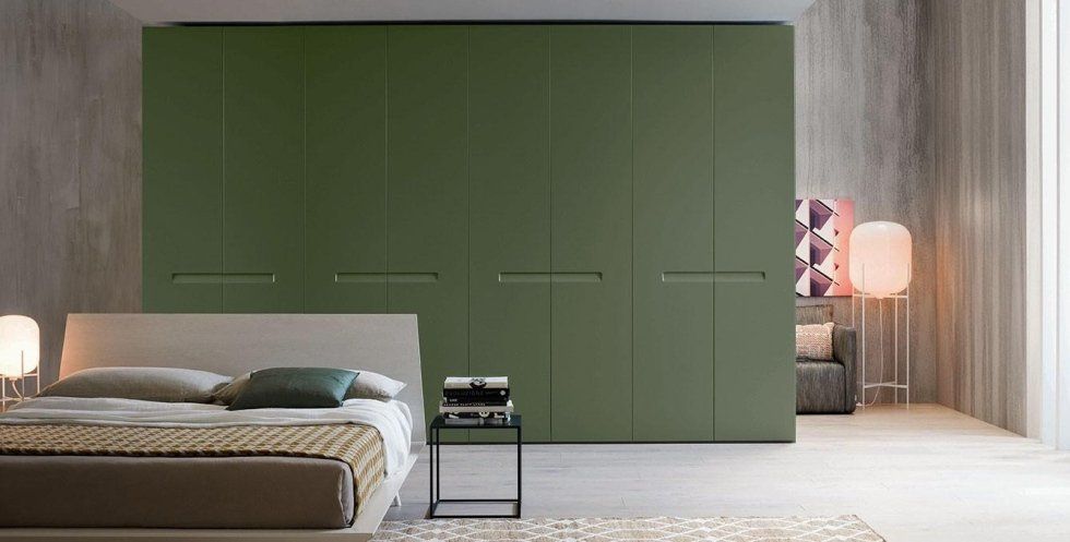 Camera da letto con armadio verde