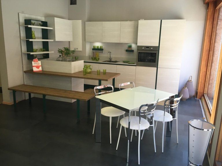 Cucina moderna con panca