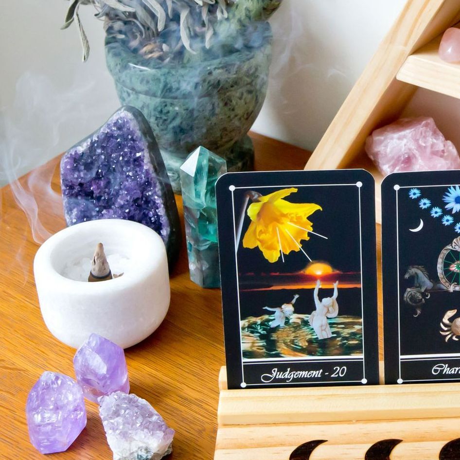 Two tarot cards with the number 20 on them