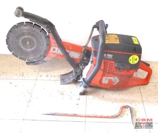 A set of sockets in a blue box that says auction on it