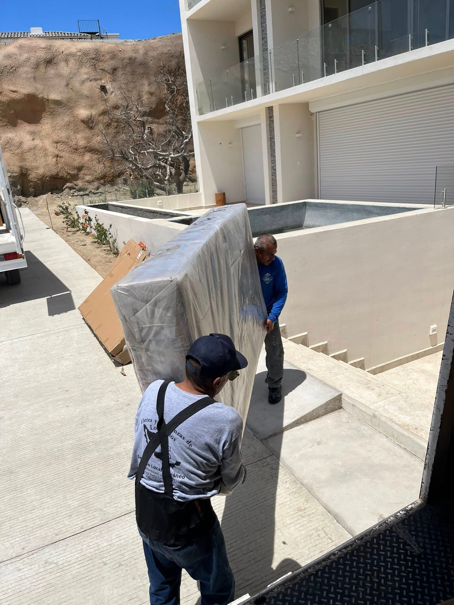 FLETES Y MUDANZAS DEL CABO