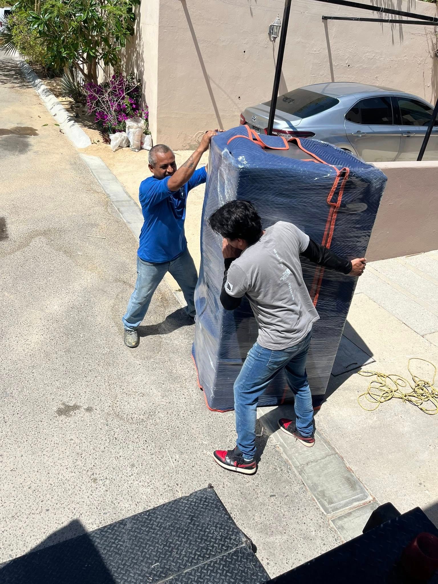 FLETES Y MUDANZAS DEL CABO