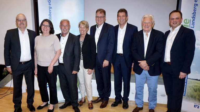 VR-BürgerEnergie Landsberg eG - Verleihung der solbernen Ehrennadel an Josef Spicker