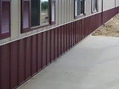 Pole barn with skirting