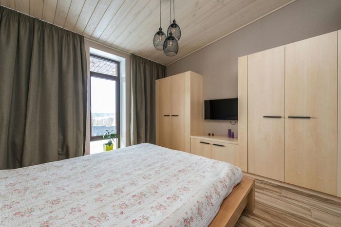 Storage solutions and fitted wardrobes in Swansea