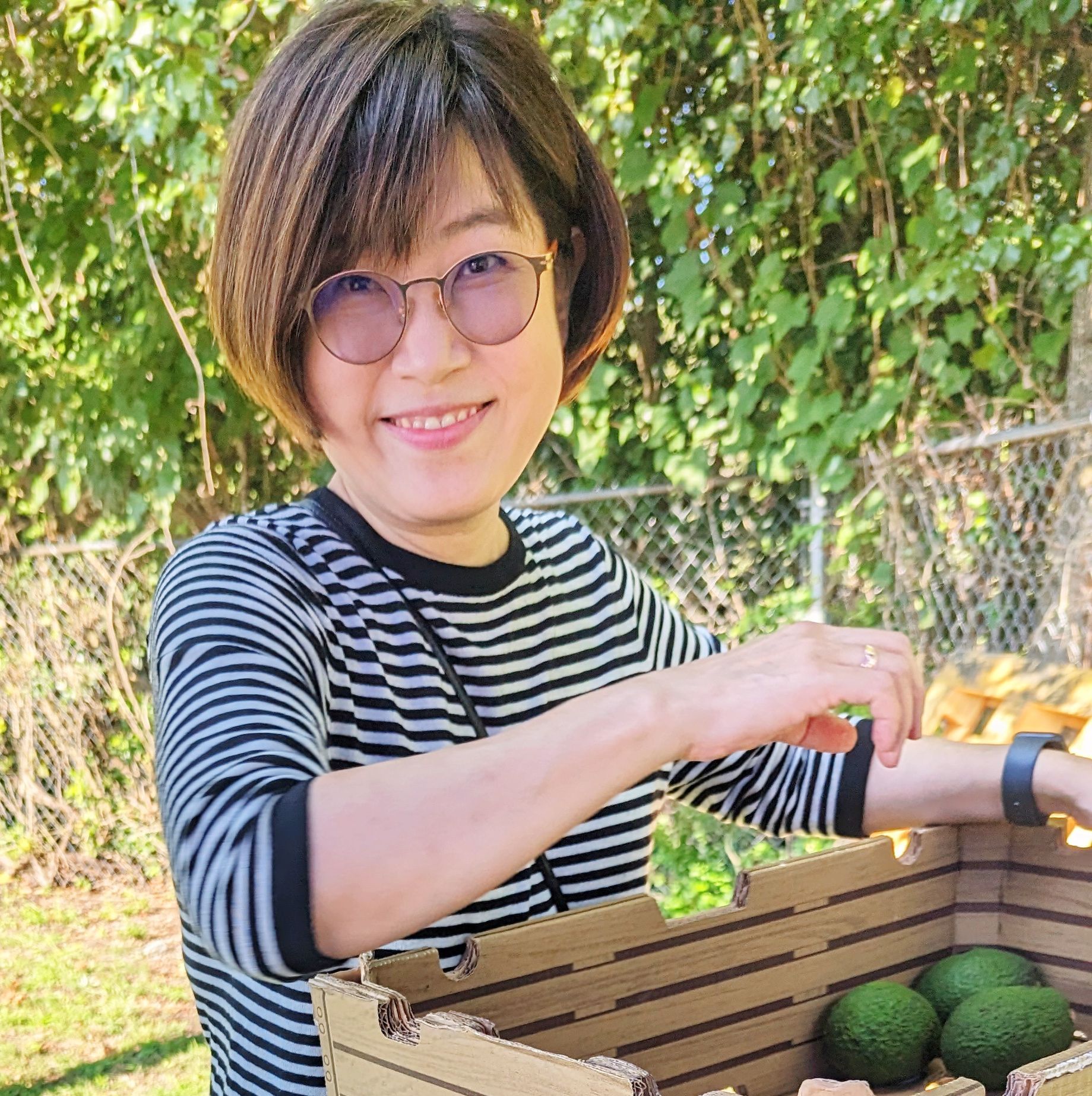 Volunteers help distribute food during our pop-up market